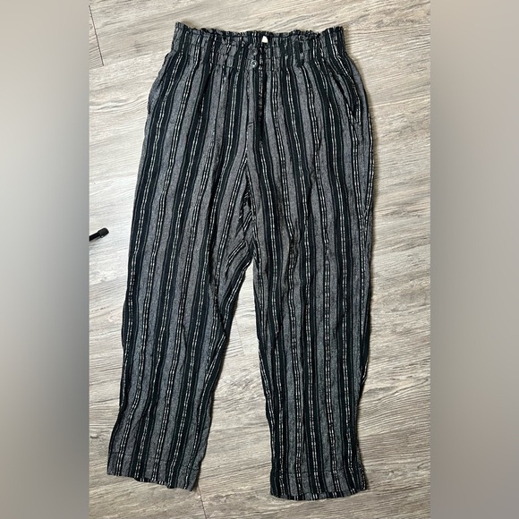 Briggs New York women’s Black and White Striped Pants - Picture 1 of 5